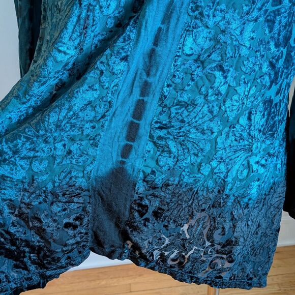 Chico's Zenergy Blue Top Velvet Burnout Tie Dye Boho Fairycore Grunge Size M - Picture 6 of 9